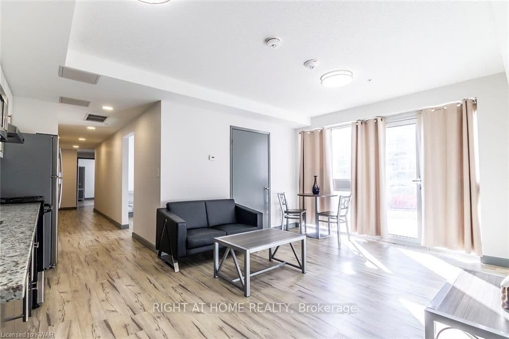 258B Sunview Street, Unit 215 thumbnail 3