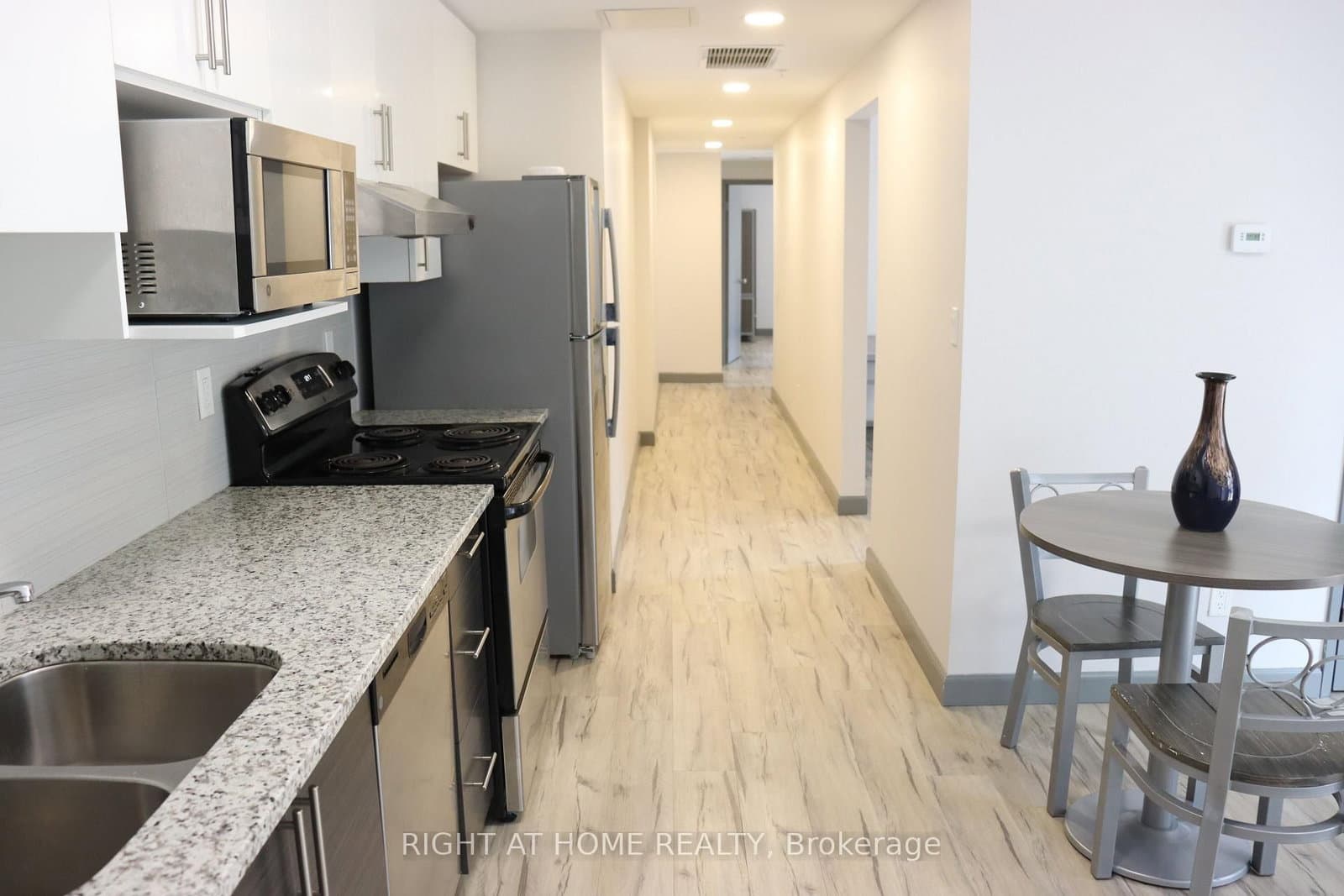 258B Sunview Street, Unit 215 thumbnail 4