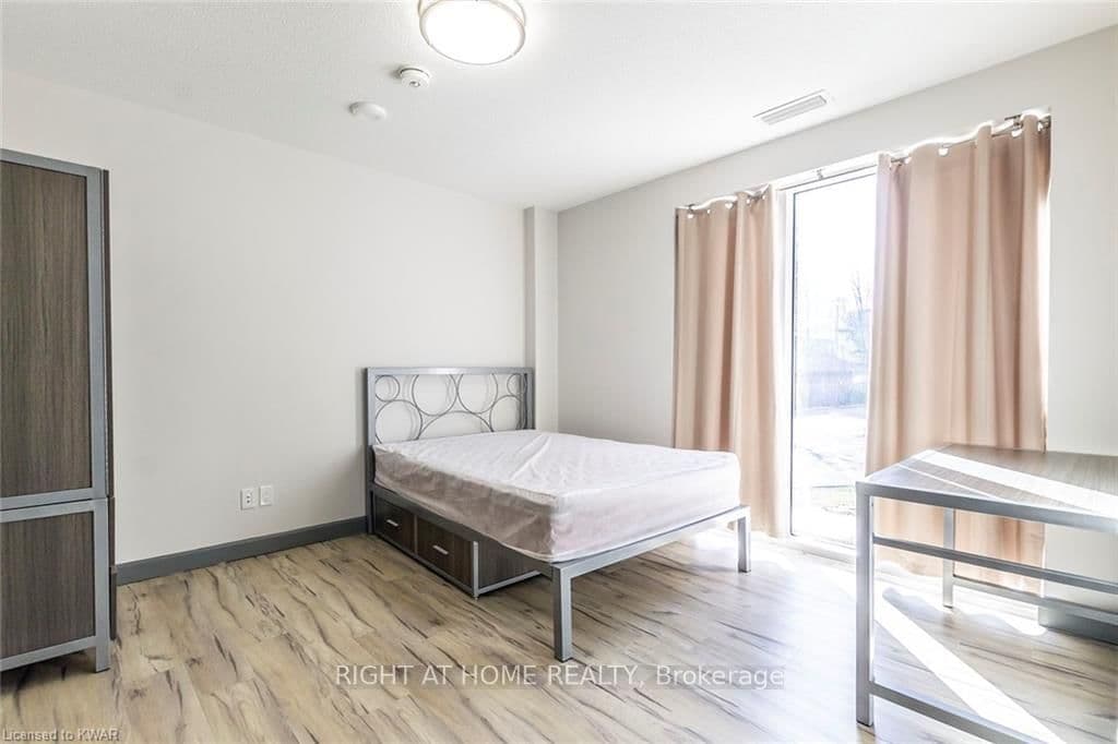 258B Sunview Street, Unit 215 thumbnail 7