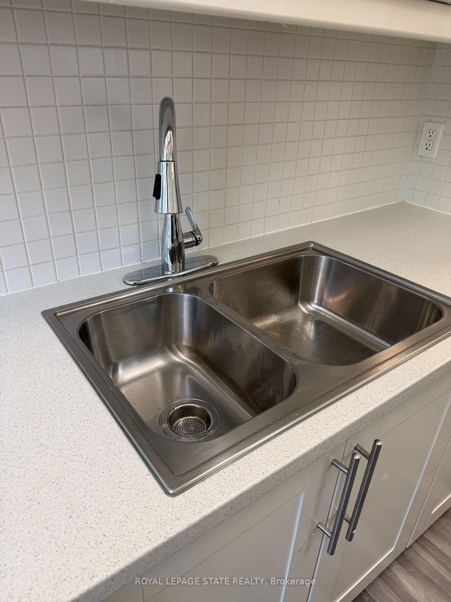 120 Duke Street, Unit 102 thumbnail 5