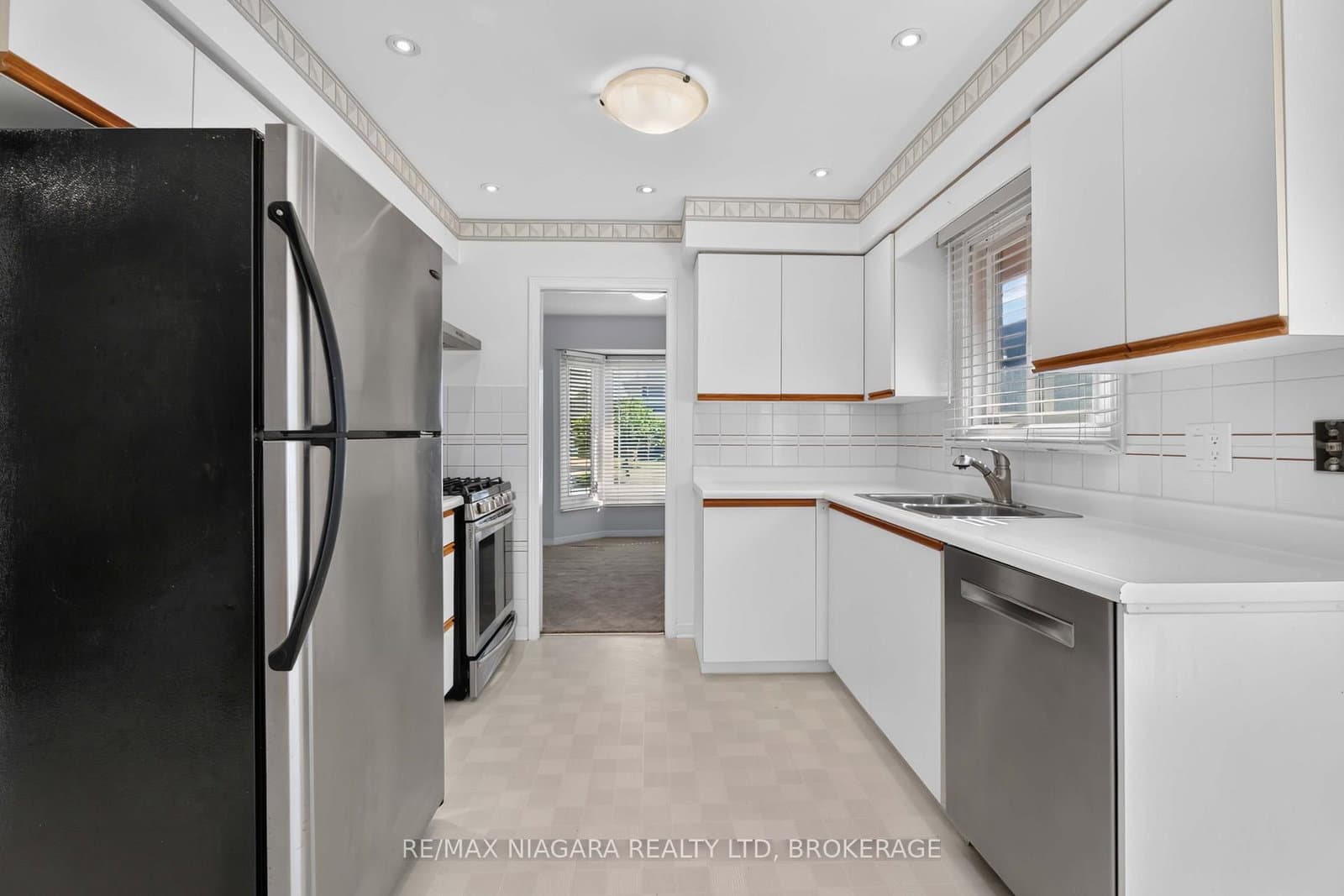 7725 SWAN Street thumbnail 9