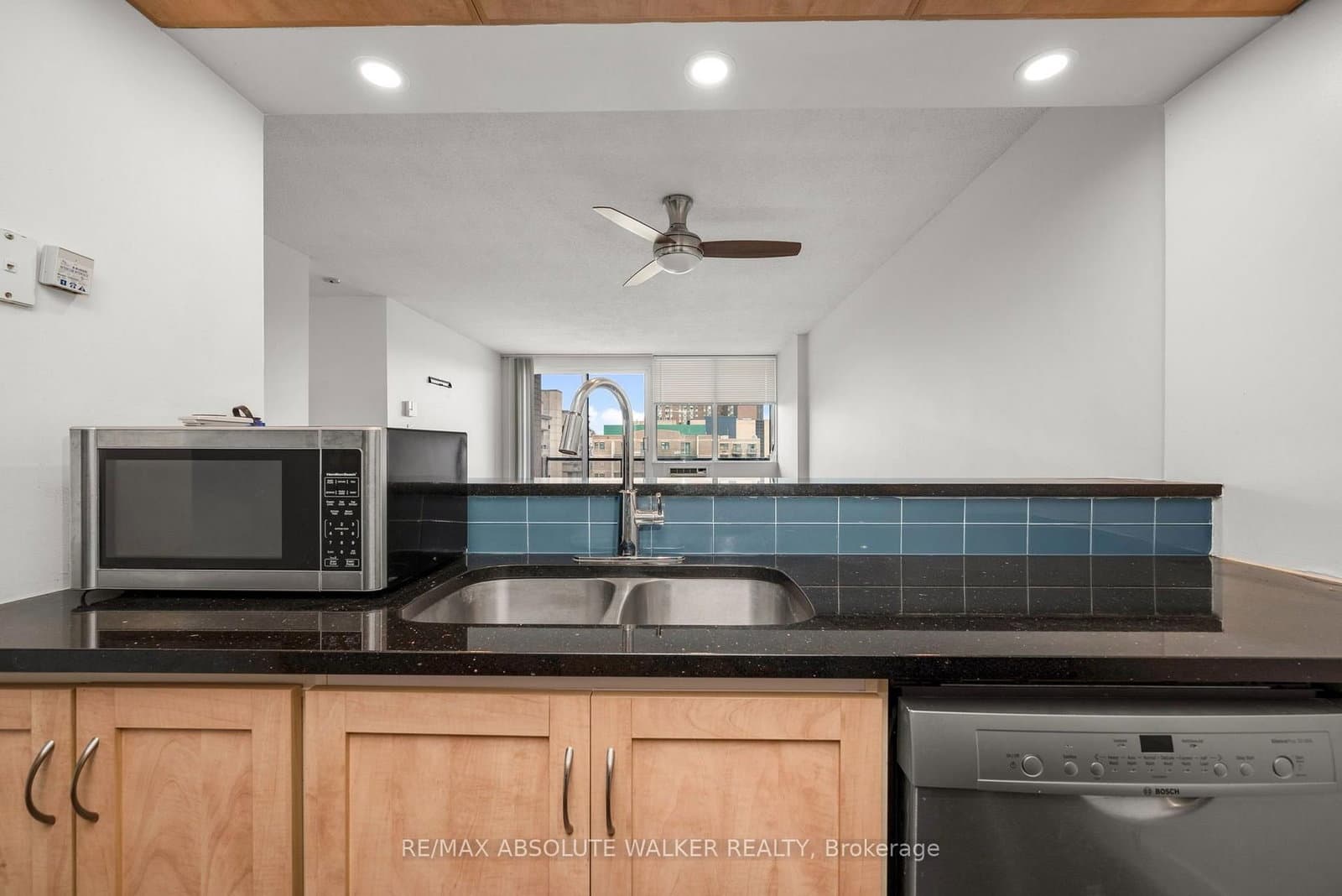 154 Nelson Street, Unit 902 thumbnail 5
