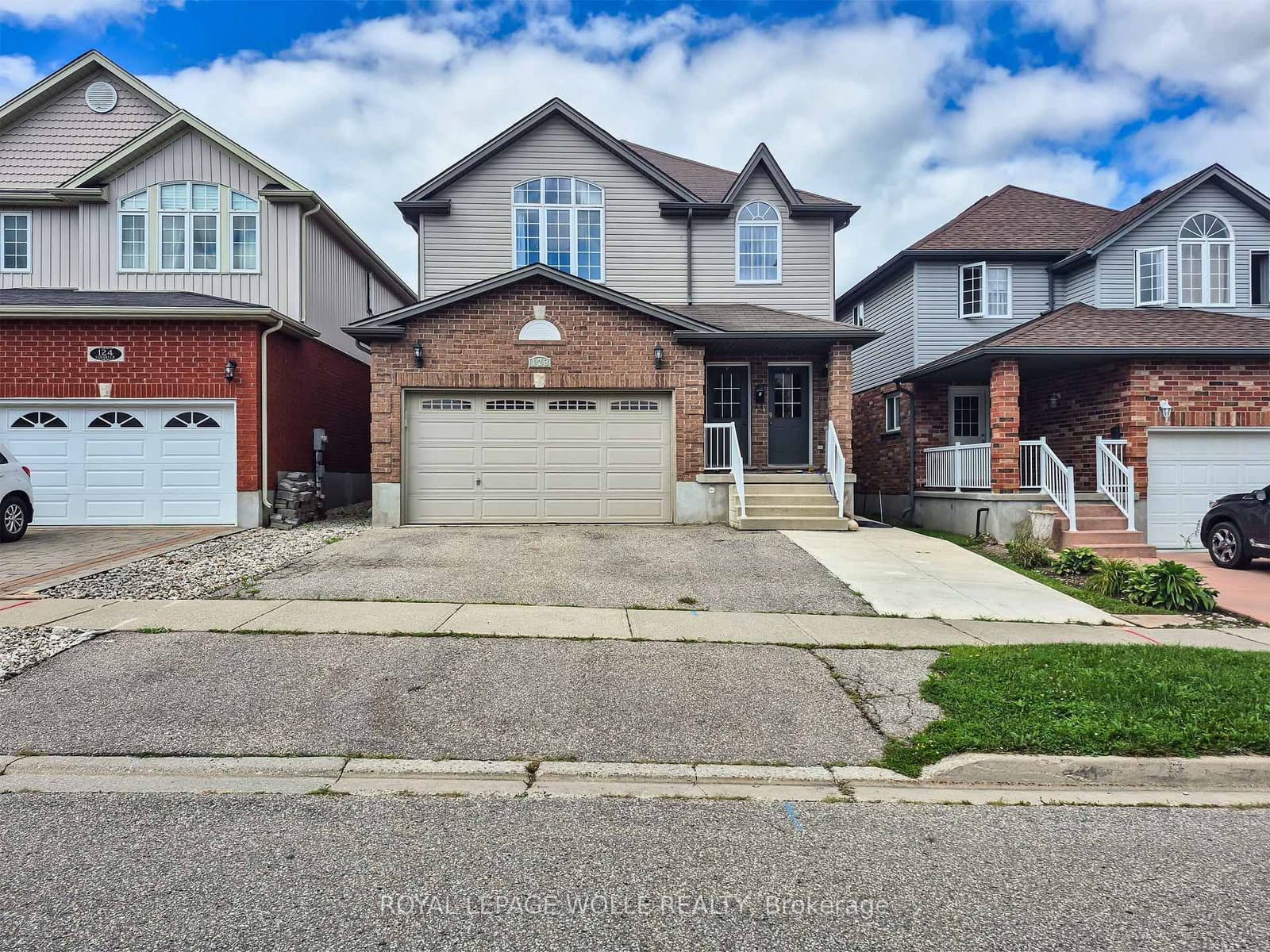 128 Udvari Crescent, Unit A thumbnail 2