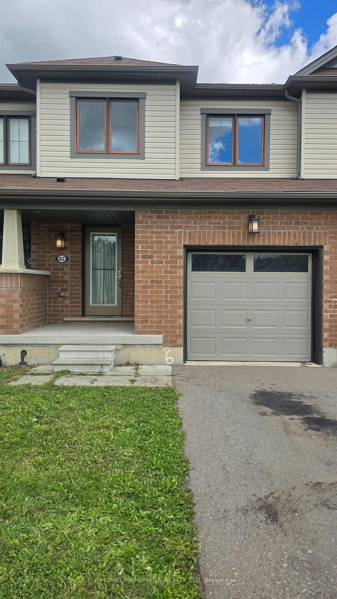 82 Scarletwood Street - Image 1
