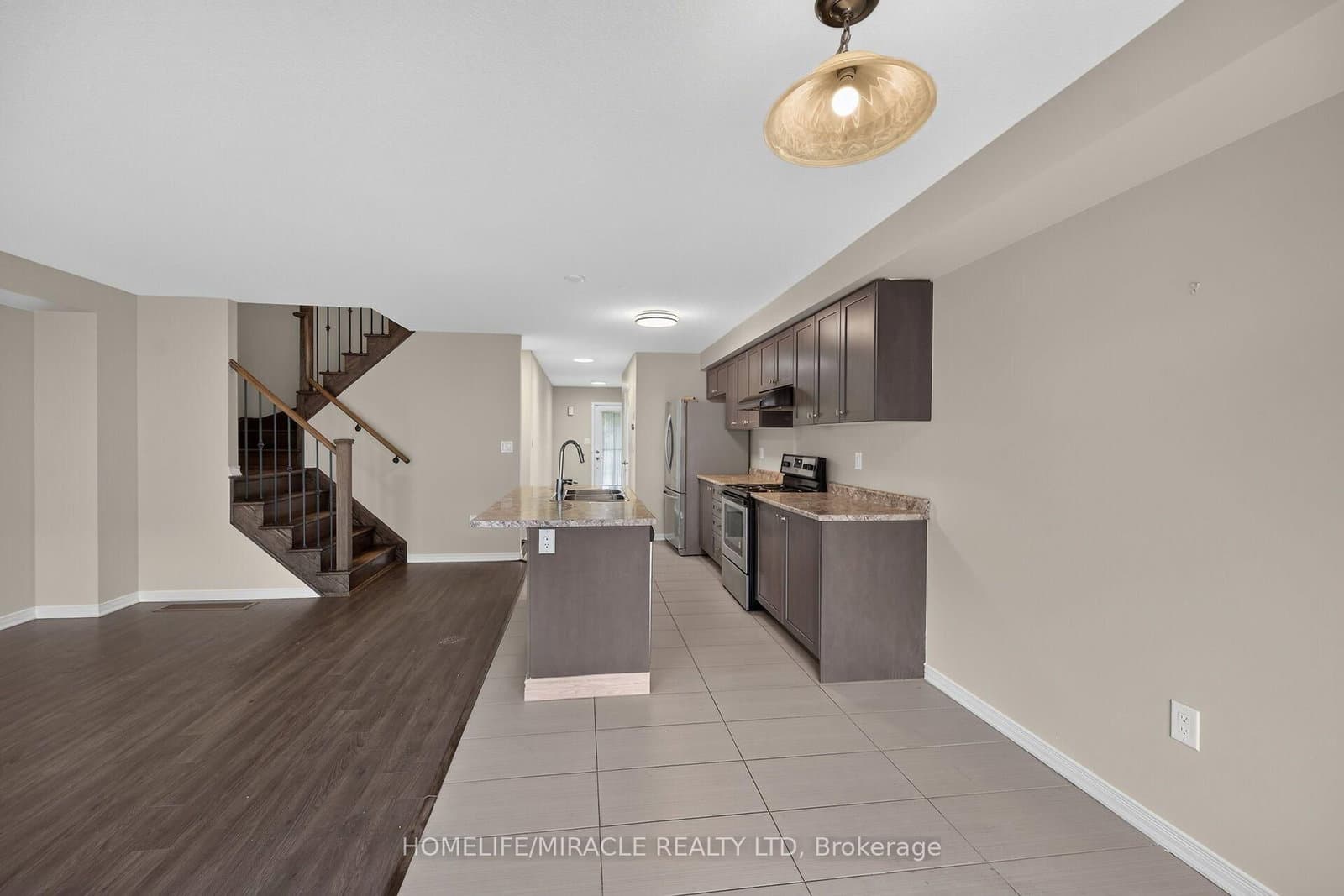 82 Scarletwood Street thumbnail 15