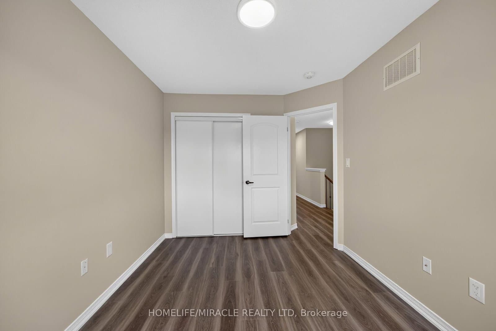 82 Scarletwood Street thumbnail 33