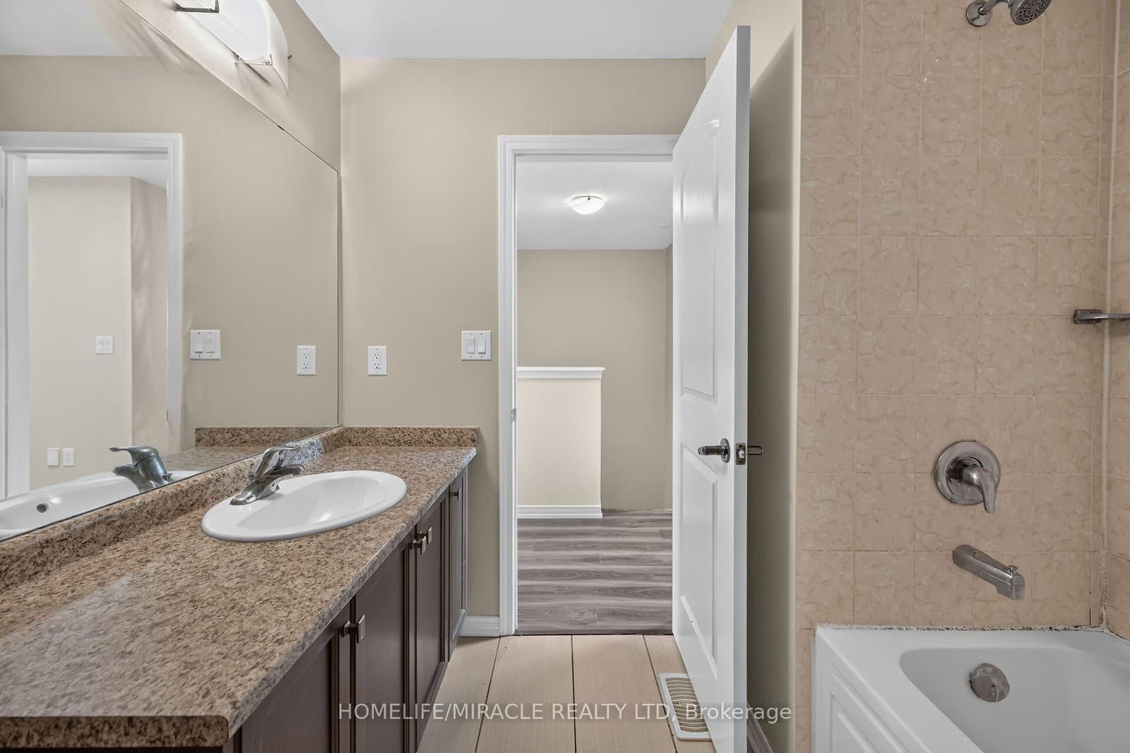 82 Scarletwood Street thumbnail 37