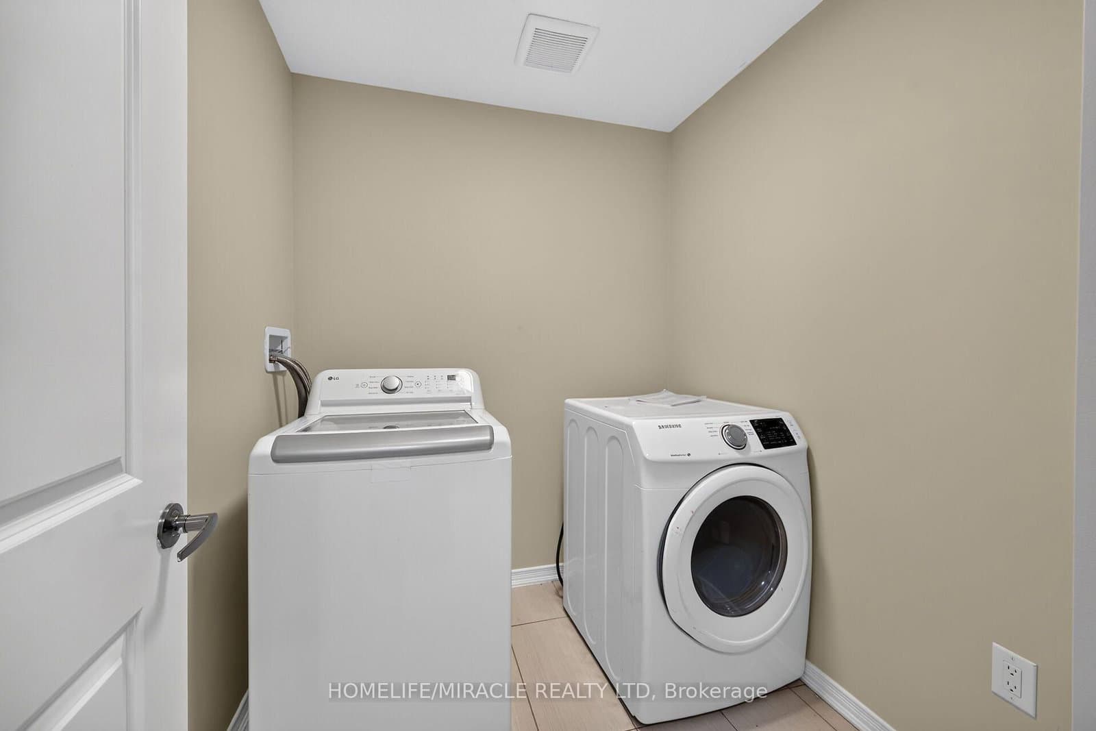 82 Scarletwood Street thumbnail 38
