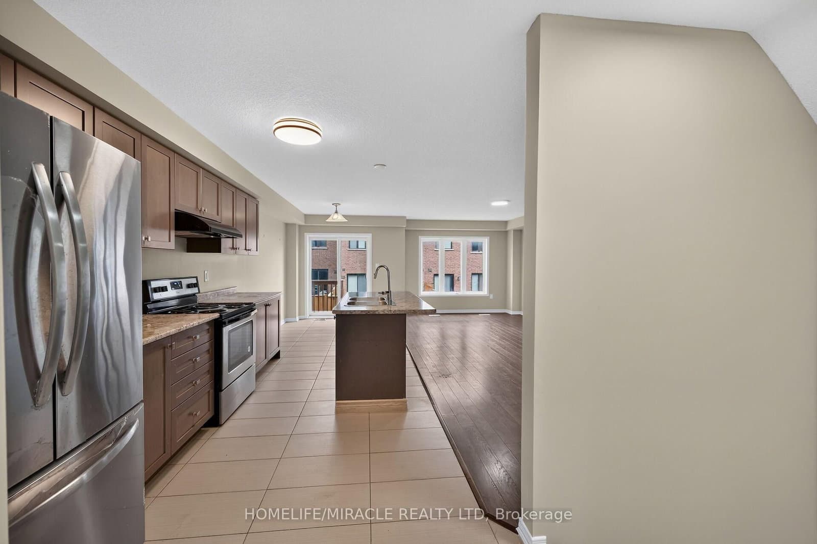 82 Scarletwood Street thumbnail 9