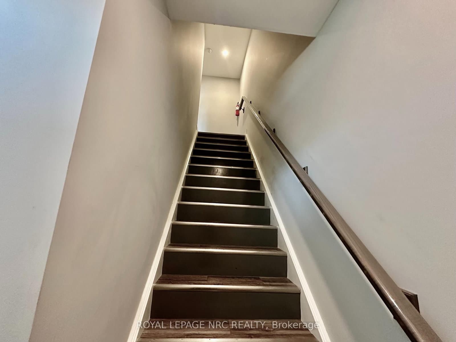 1 Abbot Street, Unit UPPER thumbnail 3