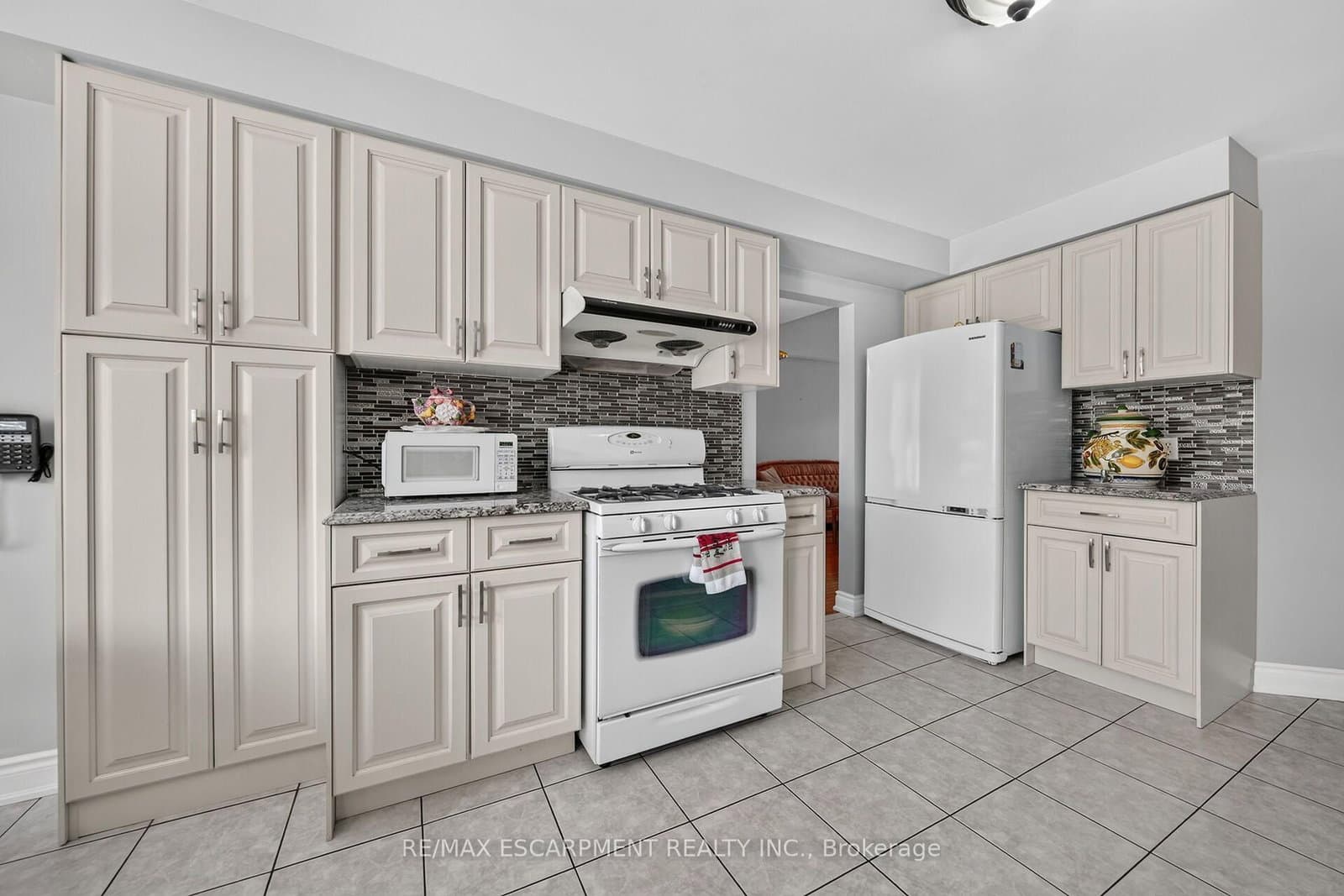 42 Hillgarden Drive thumbnail 16