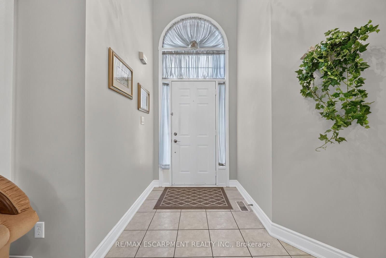 42 Hillgarden Drive thumbnail 2