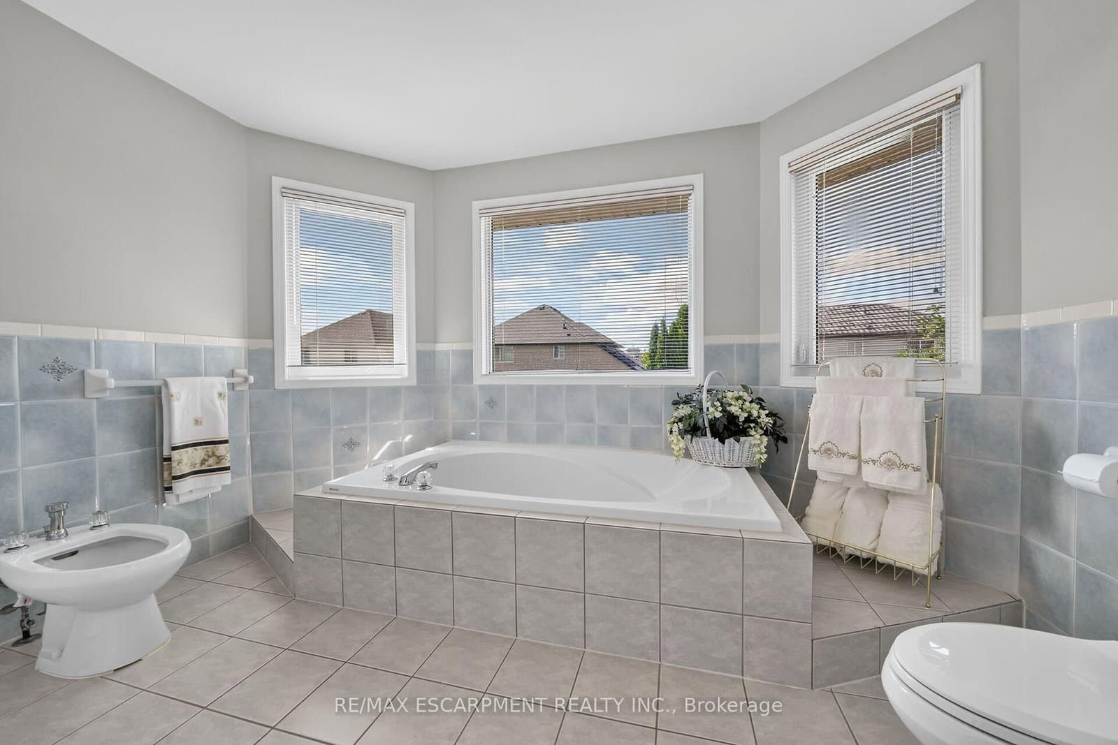 42 Hillgarden Drive thumbnail 35