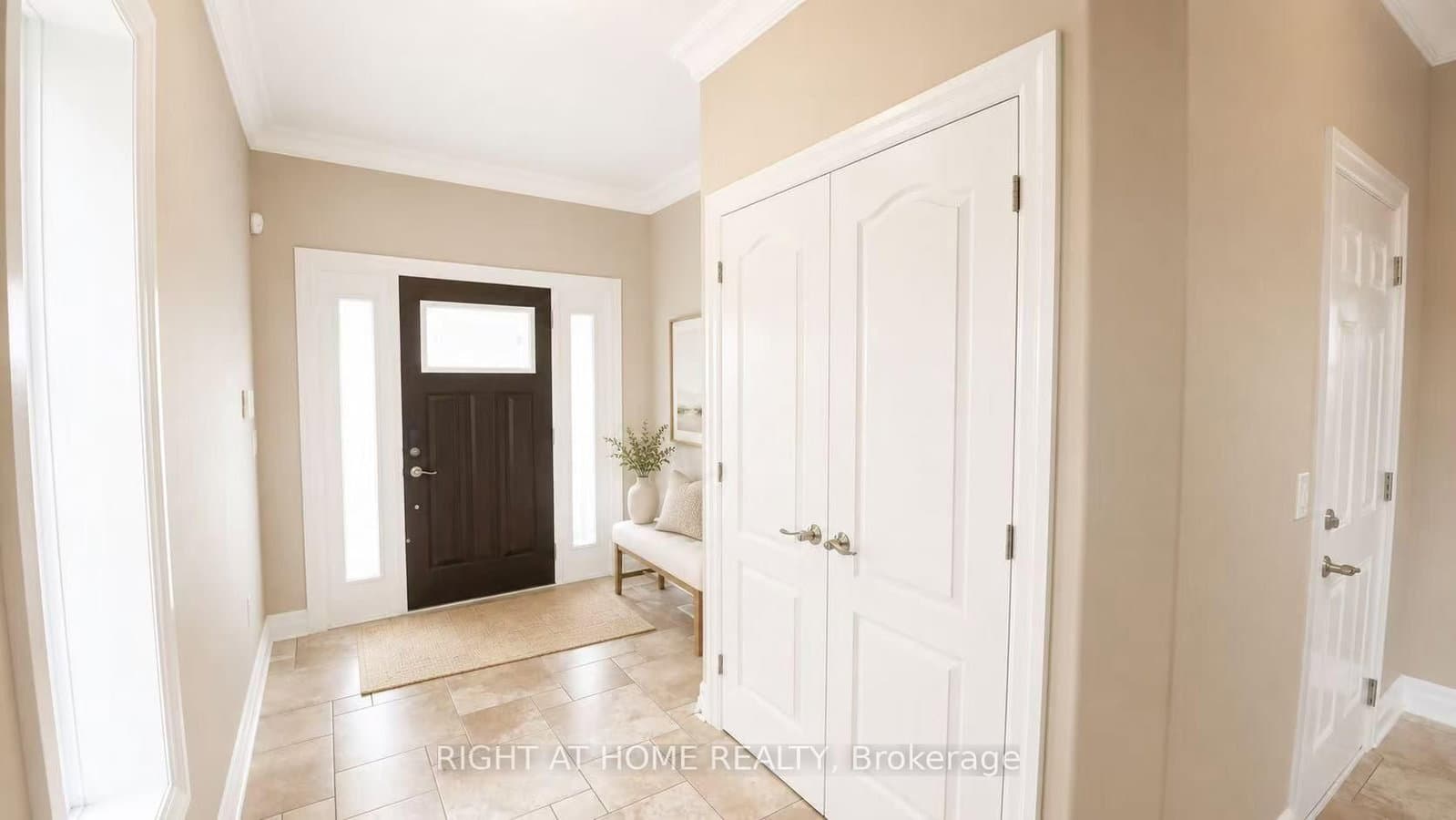 882 Kettleridge Street thumbnail 2