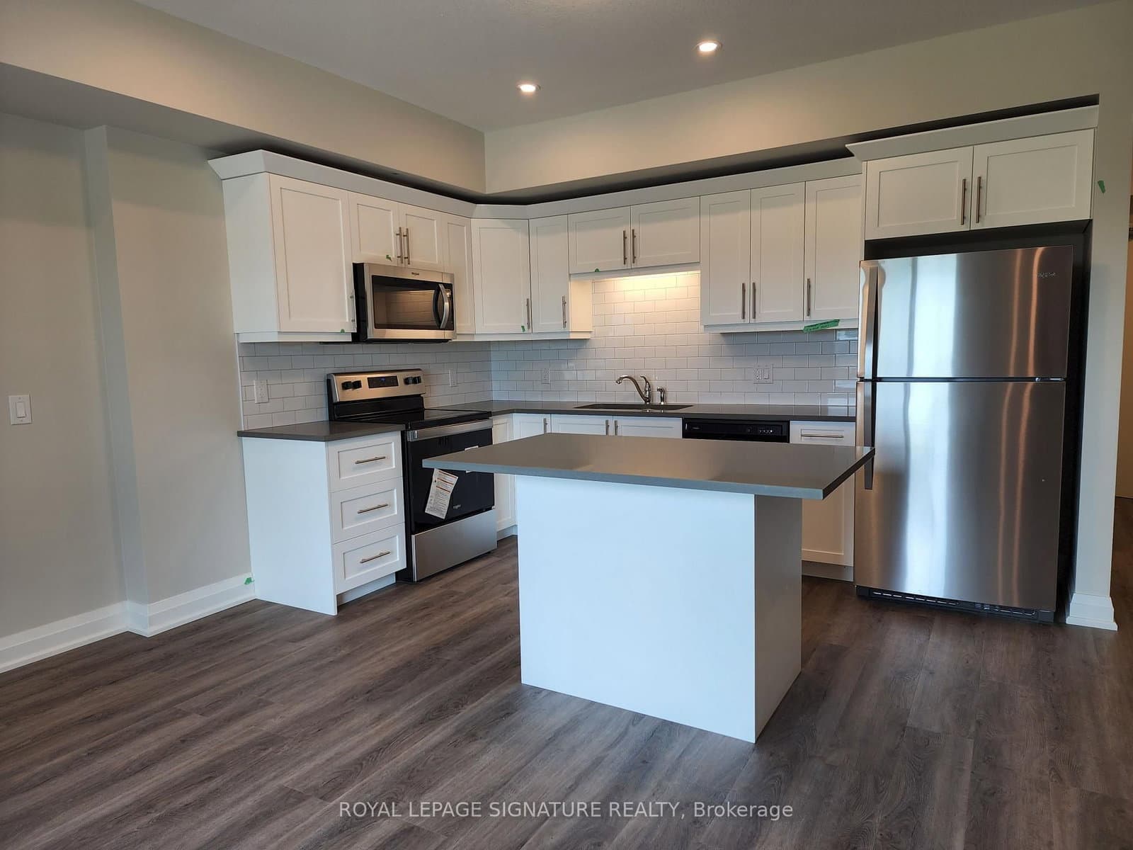 120 Summersides Boulevard, Unit 312 thumbnail 4