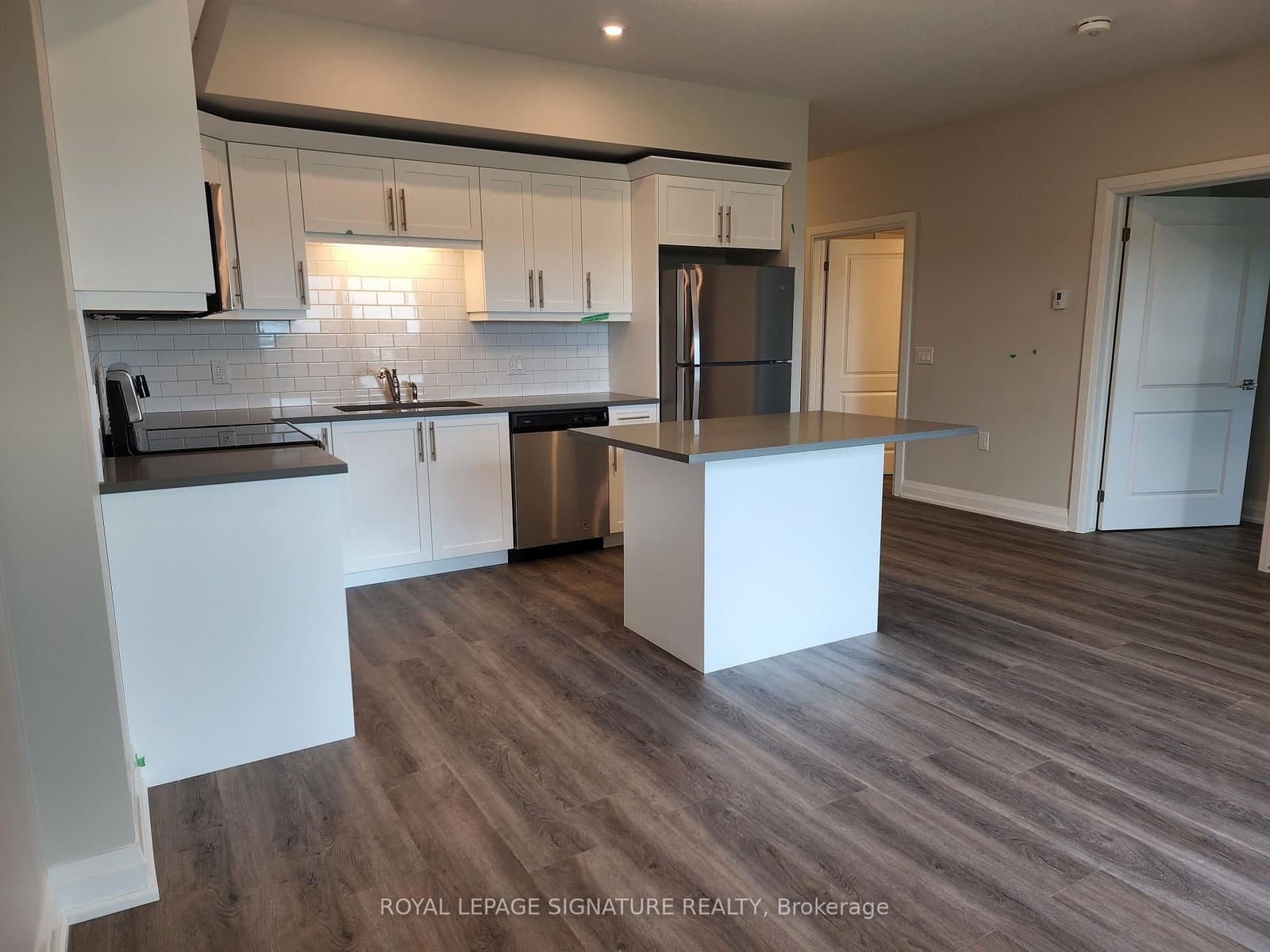 120 Summersides Boulevard, Unit 312 thumbnail 6