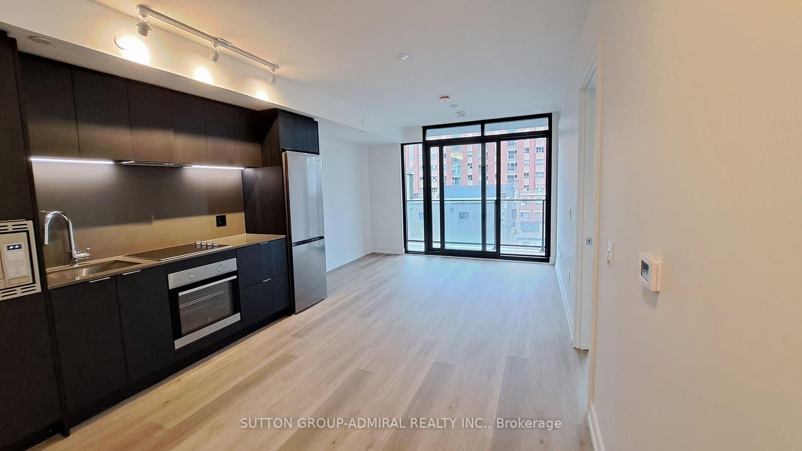 1 Jarvis Street, Unit 506 thumbnail 2