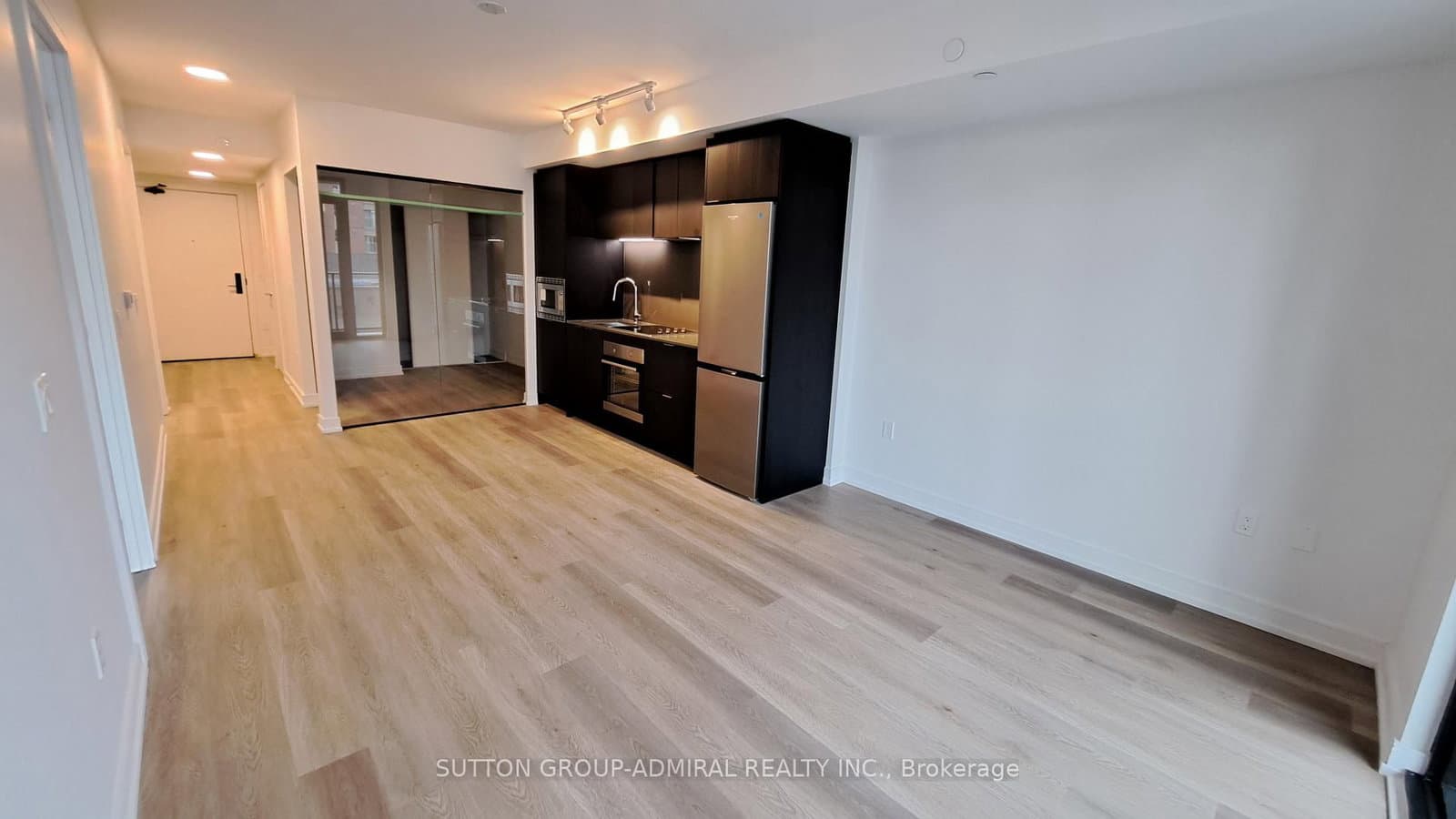 1 Jarvis Street, Unit 506 thumbnail 3