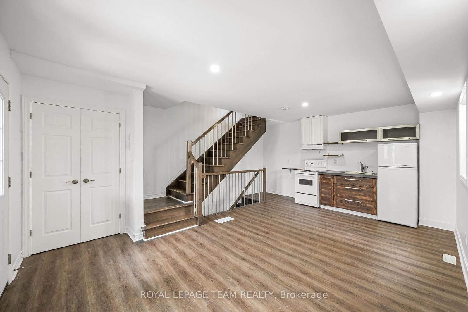 253 Deschamps Avenue thumbnail 3