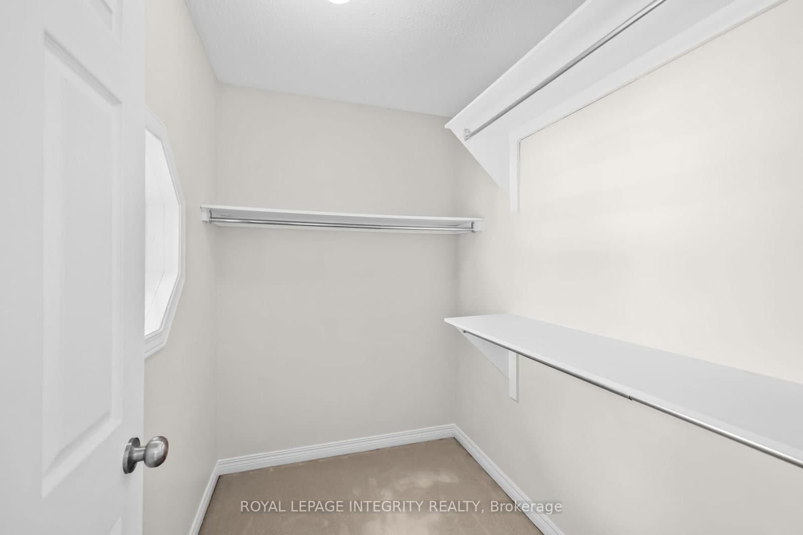 4 Tamarack Place N thumbnail 30