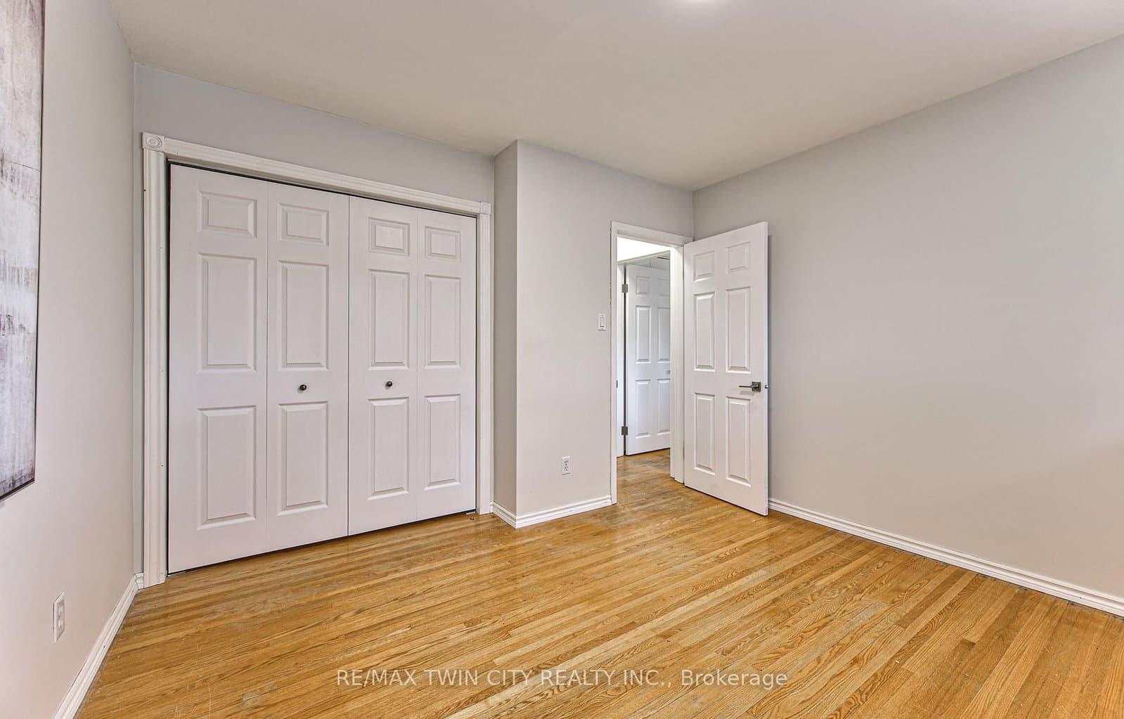 104 Springbank Crescent thumbnail 17