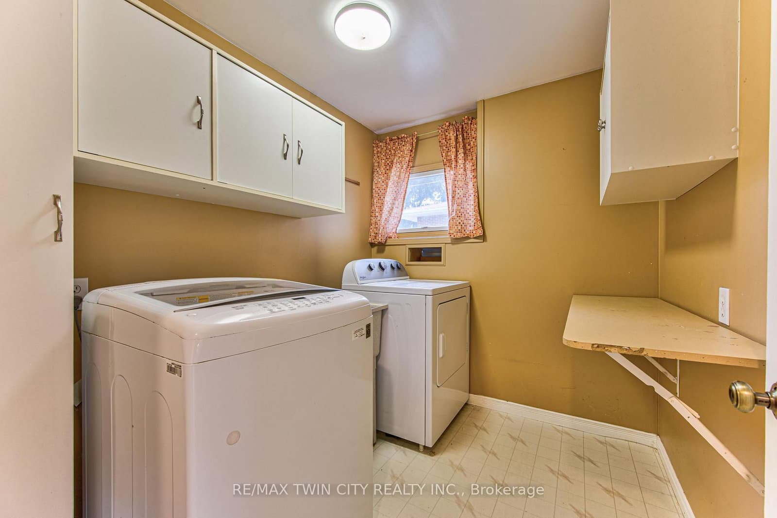 104 Springbank Crescent thumbnail 23