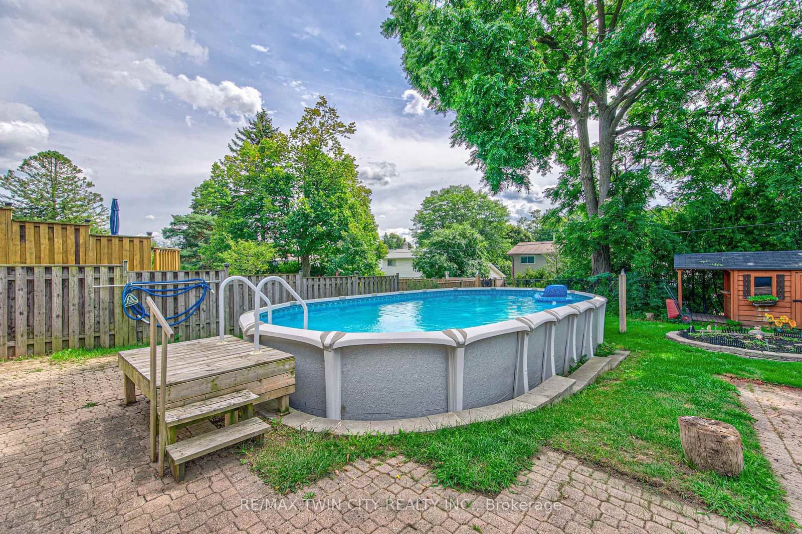 104 Springbank Crescent thumbnail 29