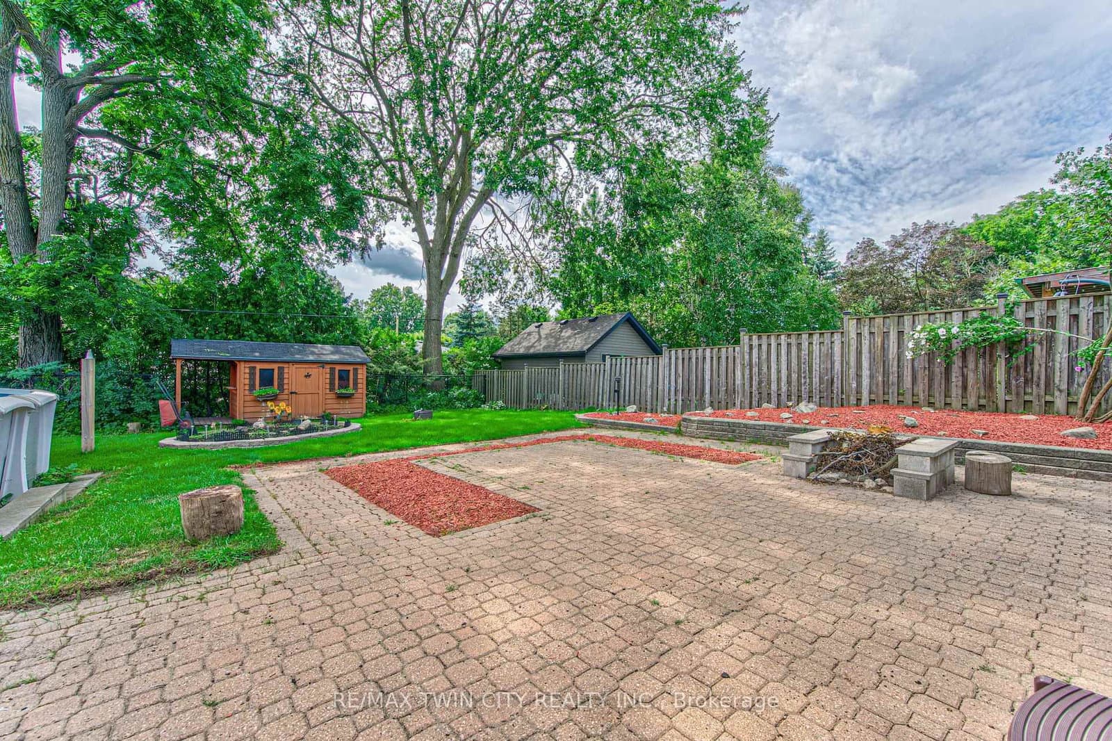 104 Springbank Crescent thumbnail 30
