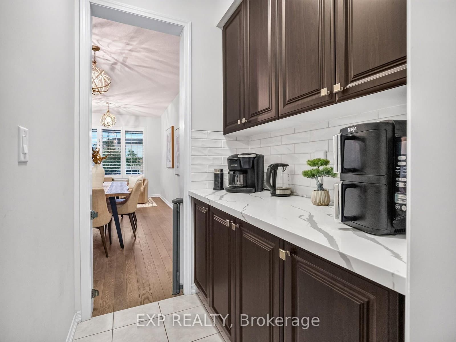 62 Esther Crescent thumbnail 10