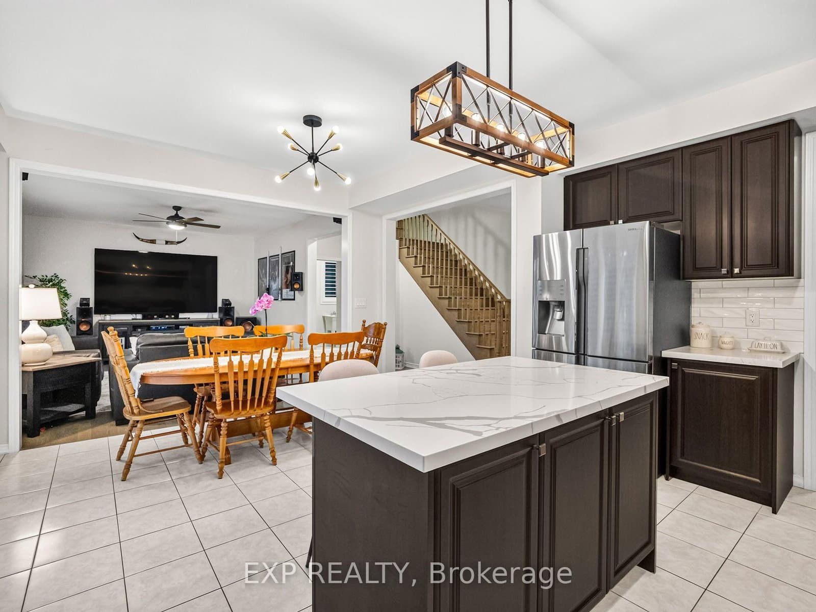 62 Esther Crescent thumbnail 12