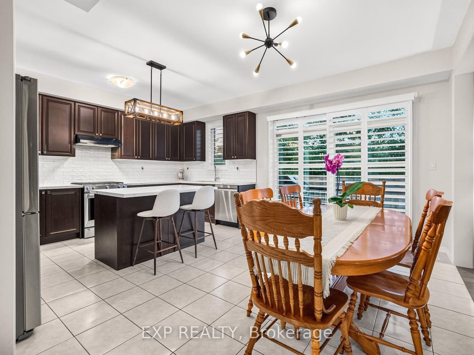 62 Esther Crescent thumbnail 14