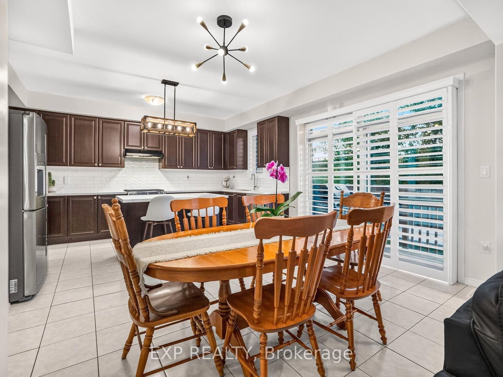 62 Esther Crescent thumbnail 15
