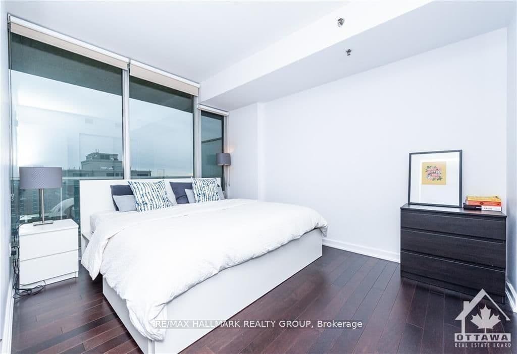 300 Lisgar Street W, Unit 1105 thumbnail 12