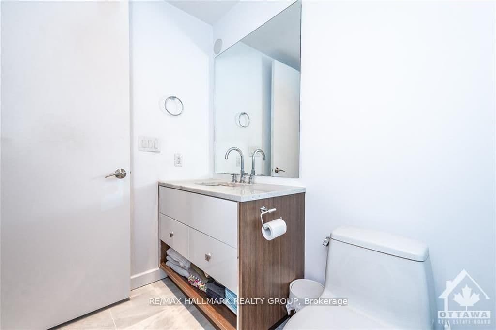 300 Lisgar Street W, Unit 1105 thumbnail 15