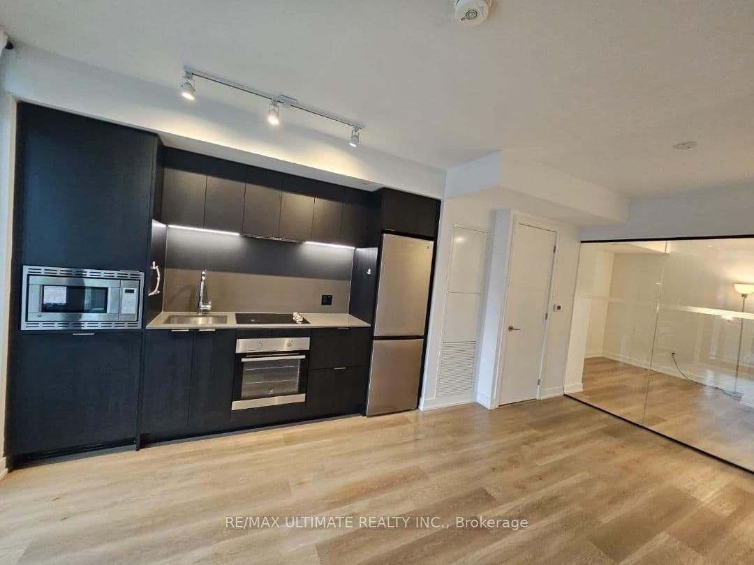 1 Jarvis Street, Unit 809 thumbnail 2