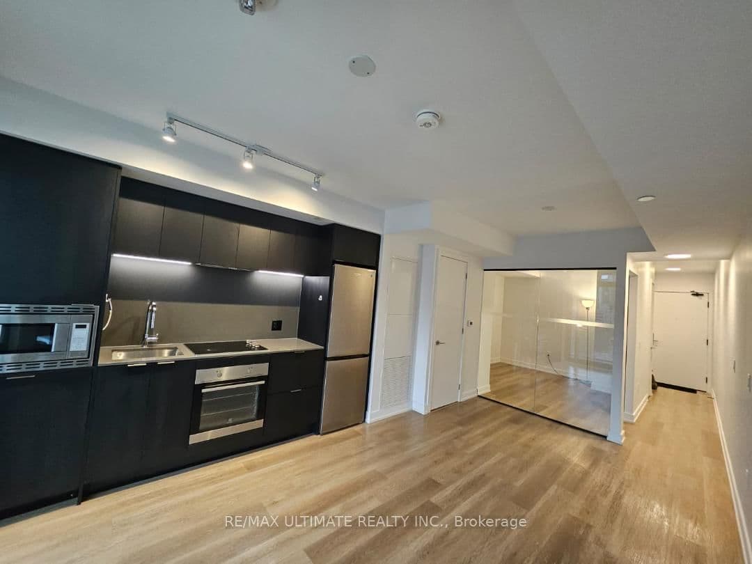 1 Jarvis Street, Unit 809 thumbnail 3