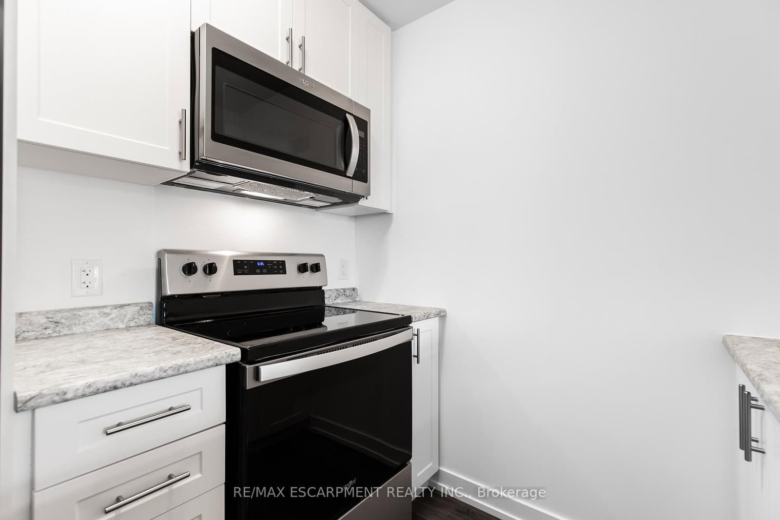 470 Dundas Street E, Unit 417 thumbnail 9