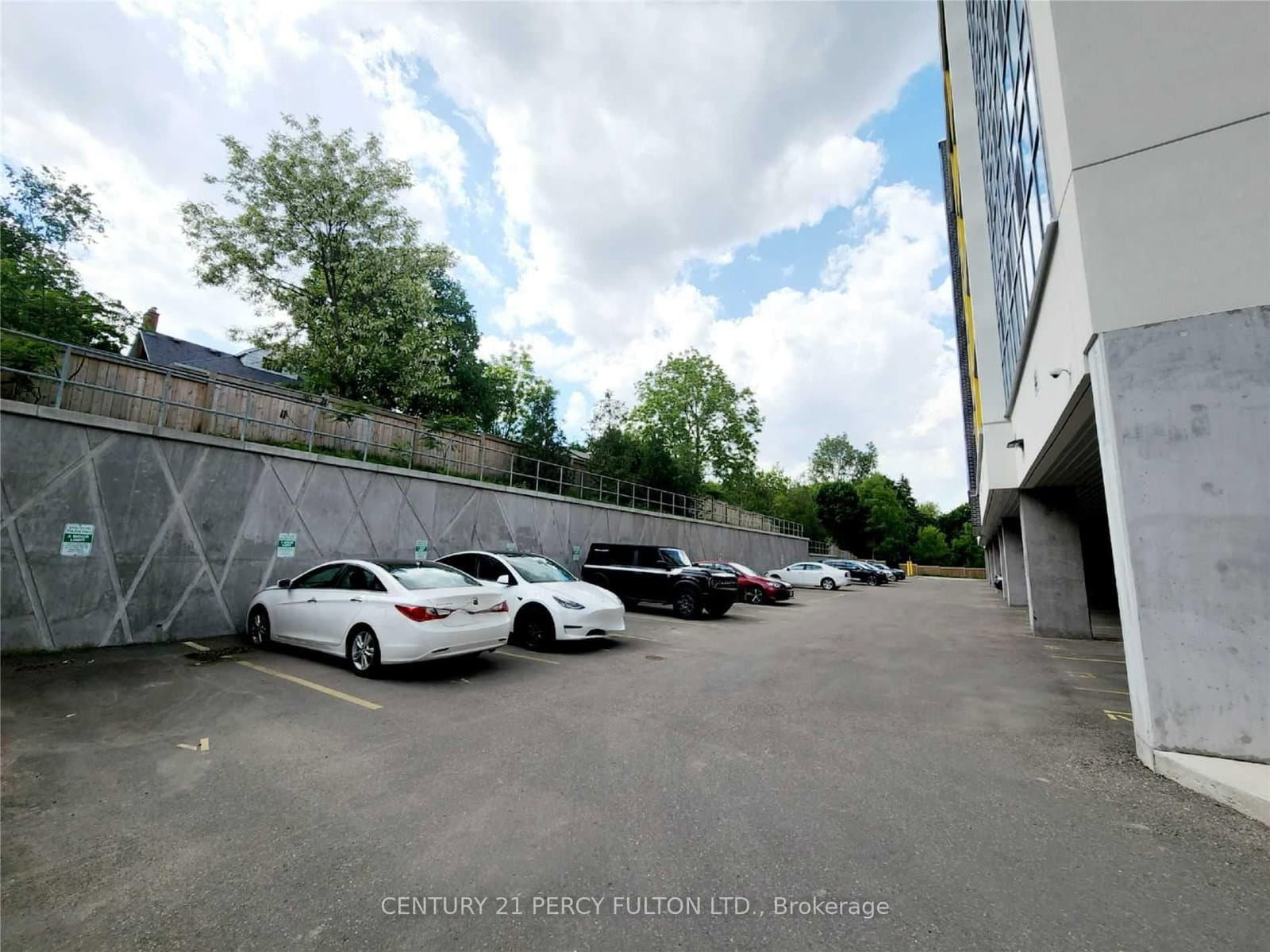 257 Hemlock Street, Unit 102 thumbnail 10