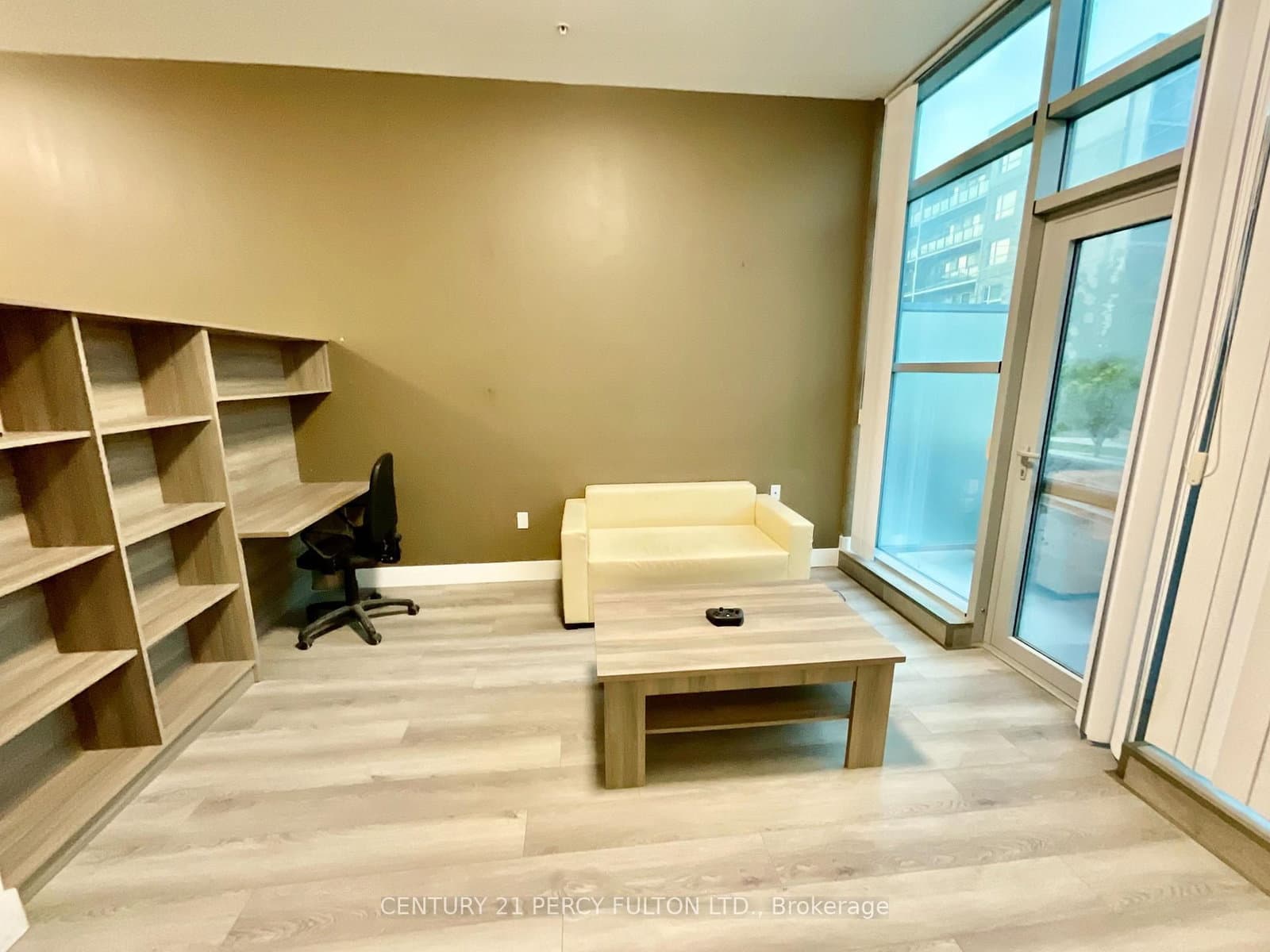 257 Hemlock Street, Unit 102 thumbnail 3