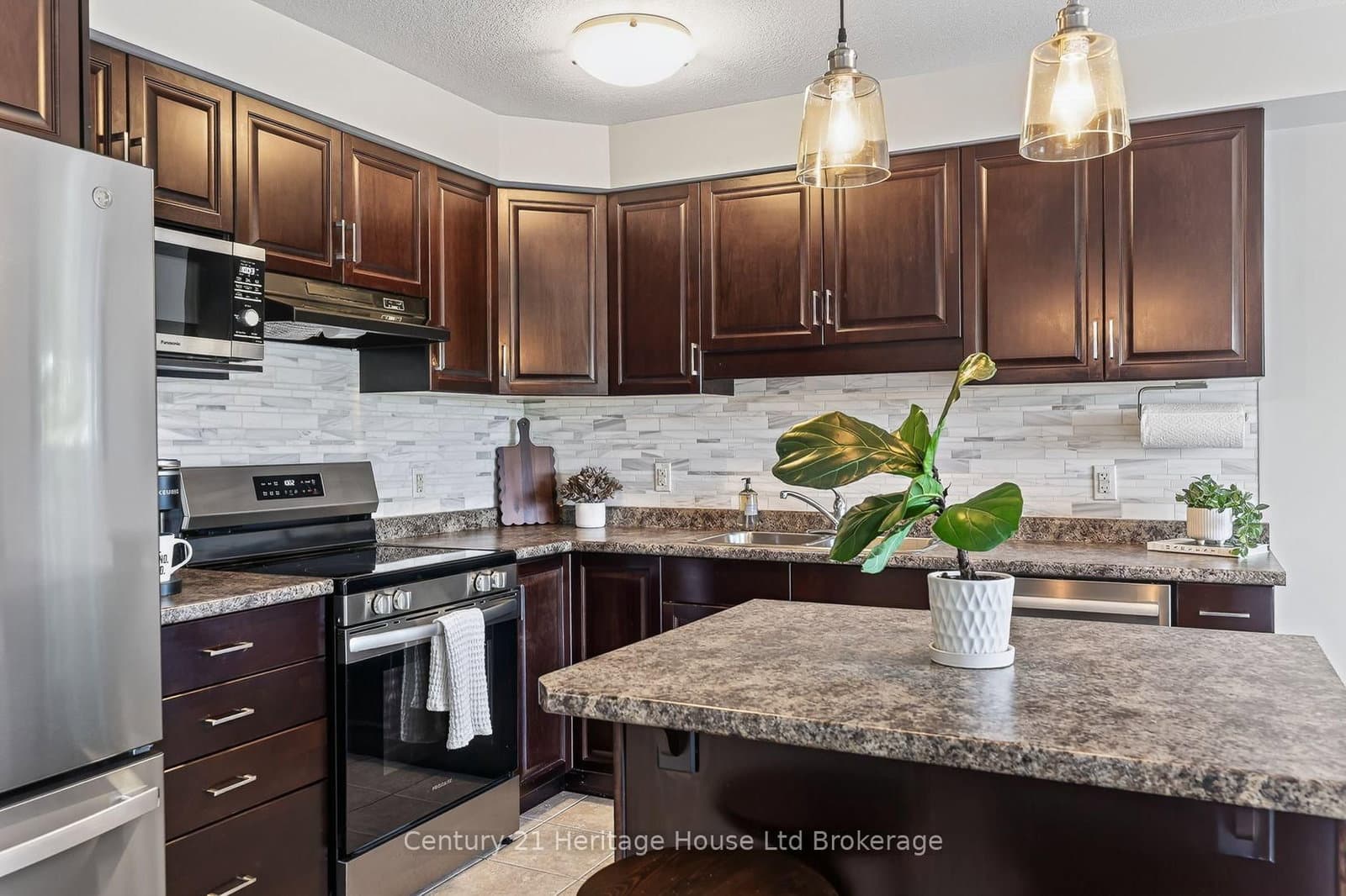 783 Frontenac Crescent thumbnail 13