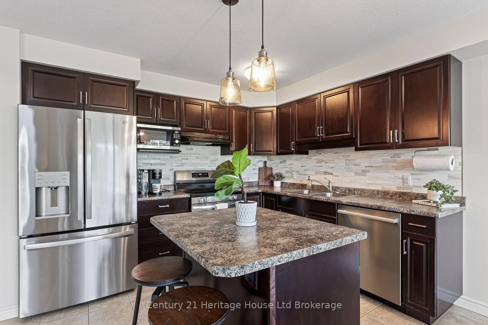 783 Frontenac Crescent thumbnail 14