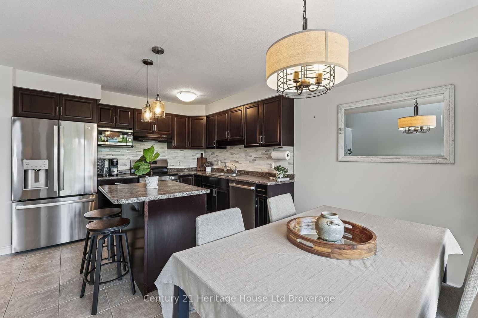 783 Frontenac Crescent thumbnail 17