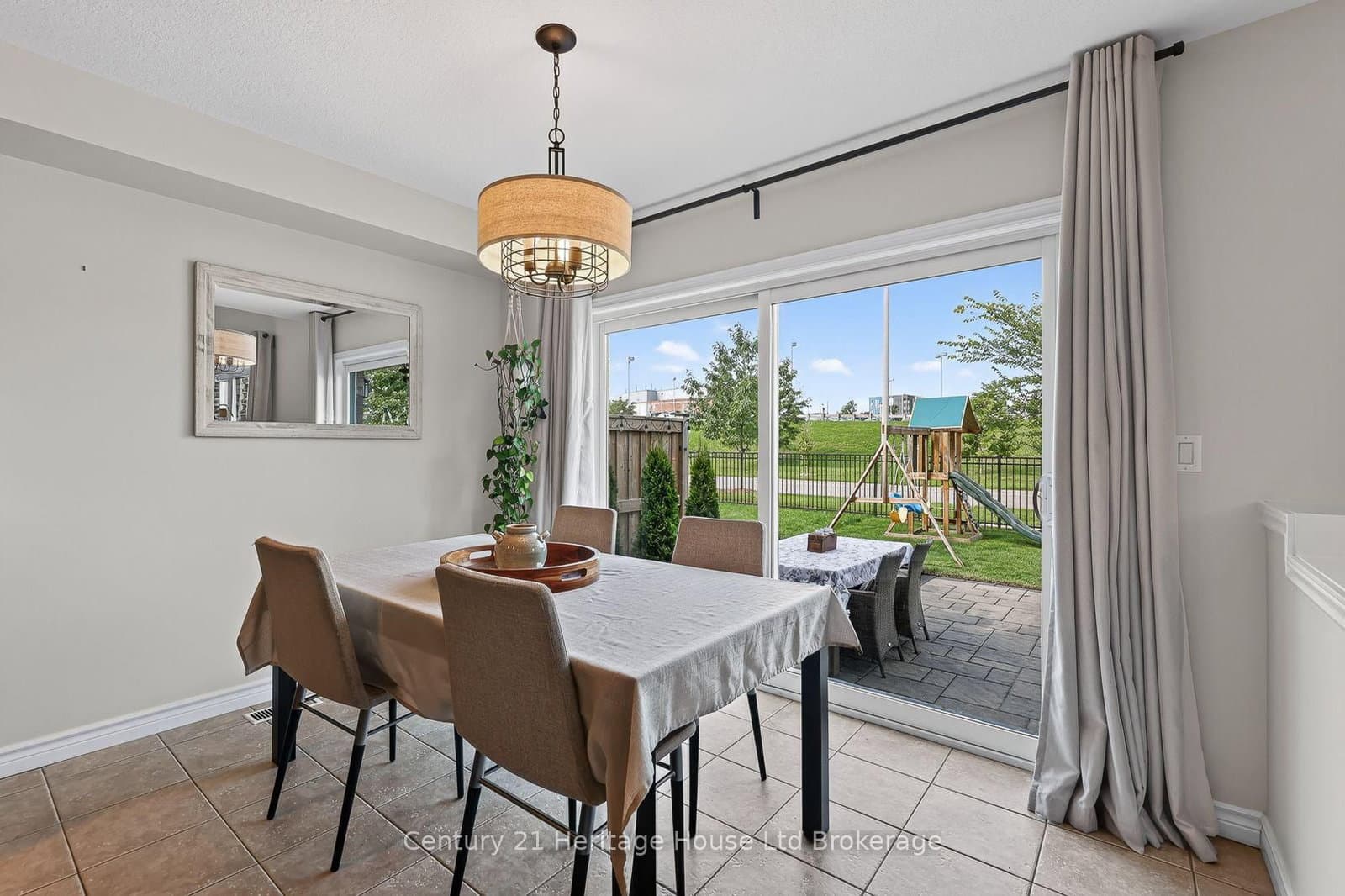 783 Frontenac Crescent thumbnail 18