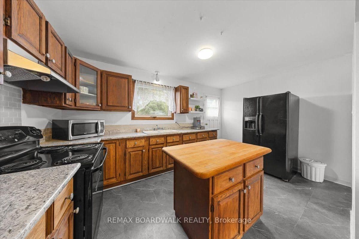 1864 Lenester Avenue W thumbnail 12