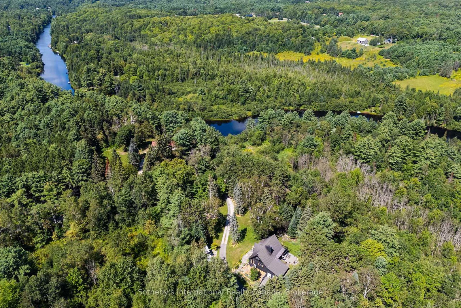 132 Douglas Drive thumbnail 47
