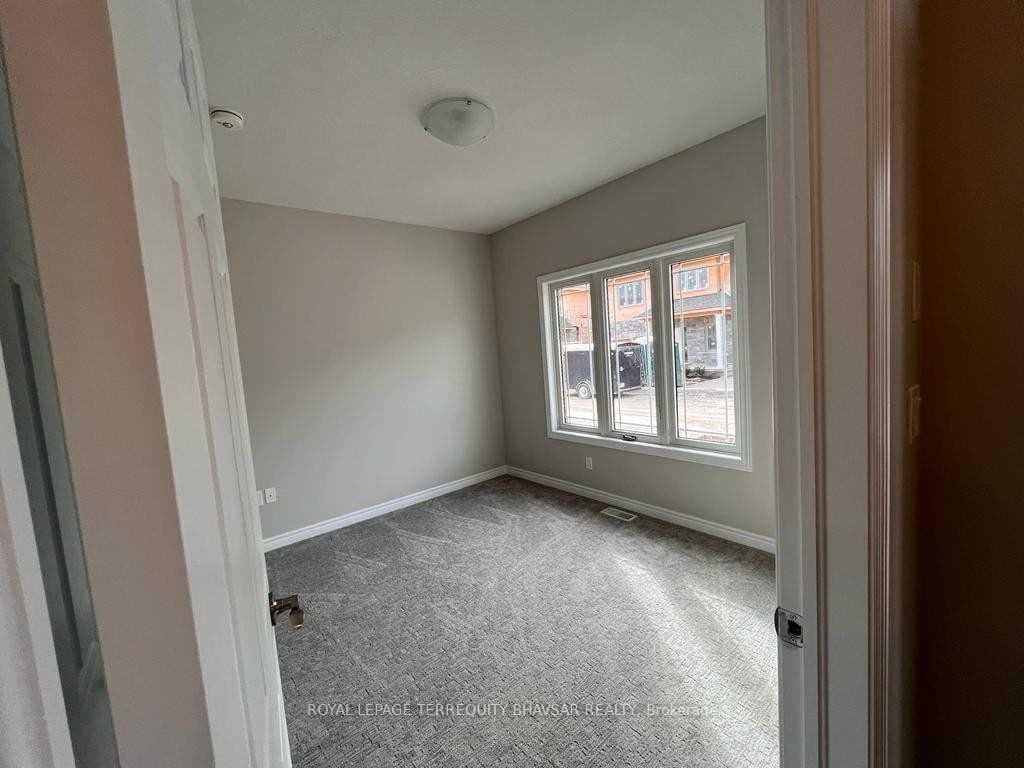 45 Dorchester Boulevard, Unit 32 thumbnail 8