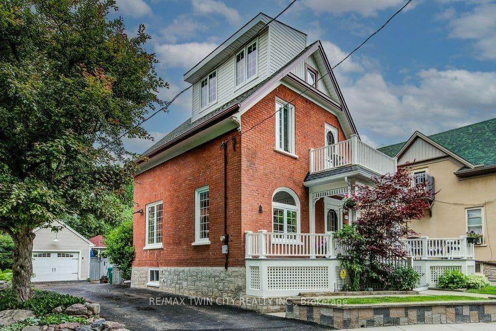 138 Water Street S thumbnail 4