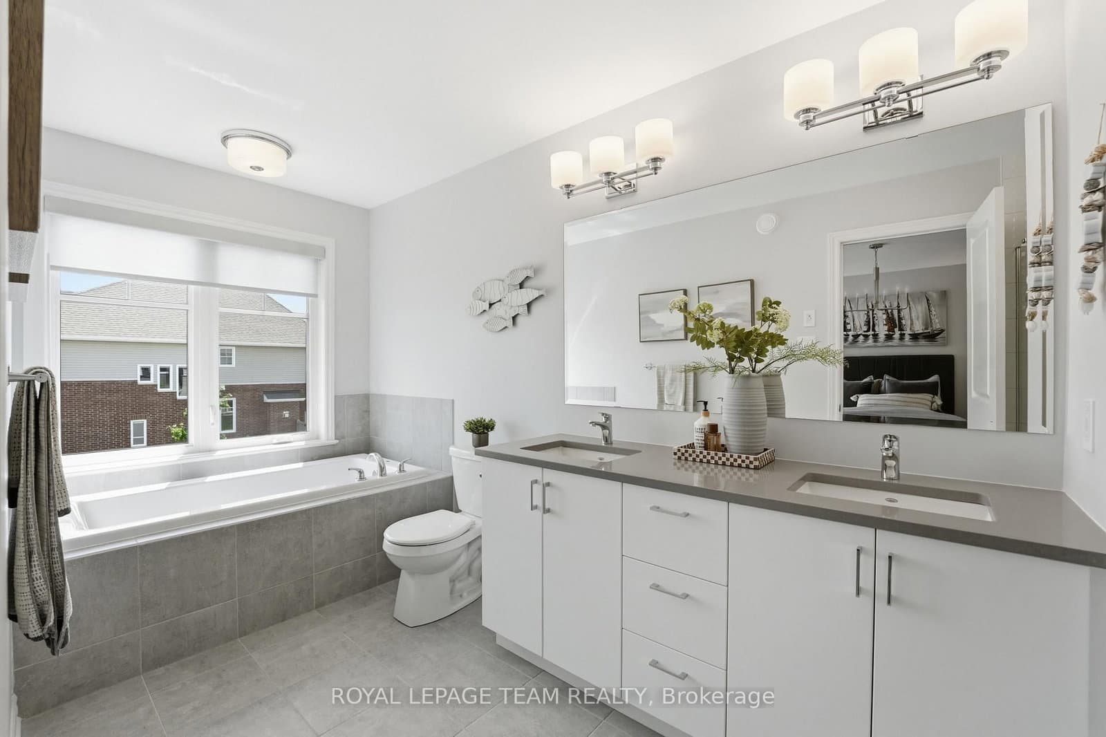 715 Maverick Crescent thumbnail 27