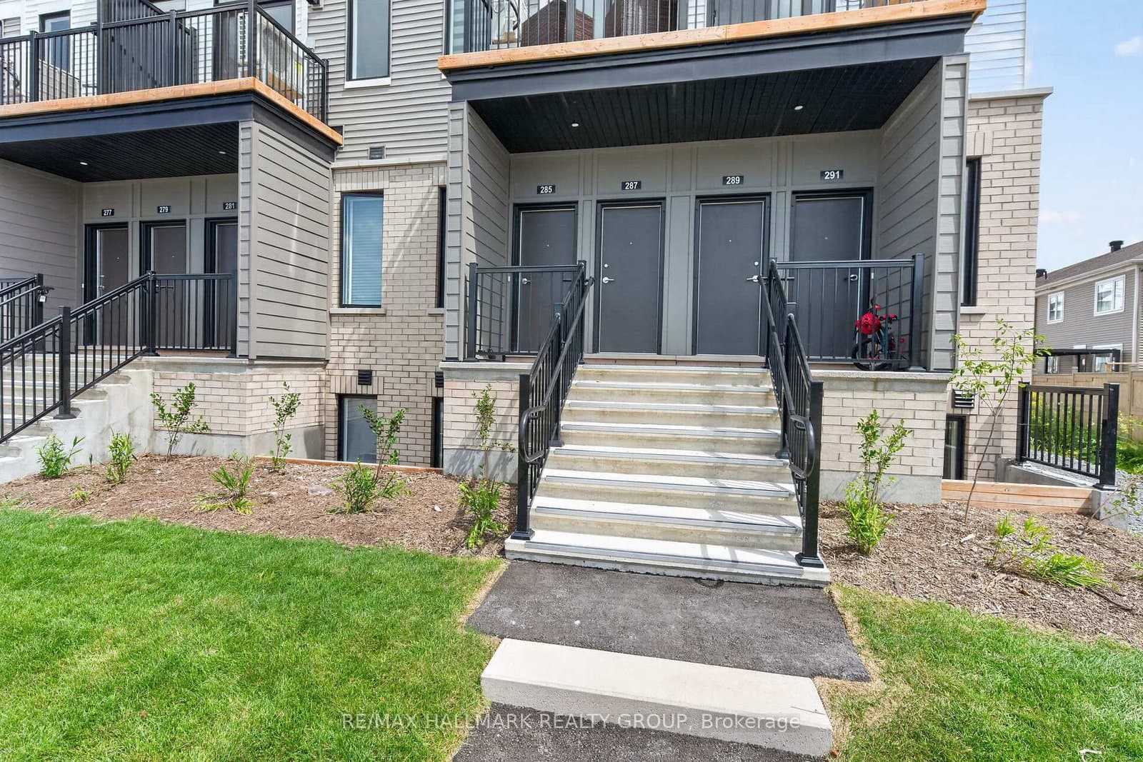 285 Lamarche Avenue thumbnail 3