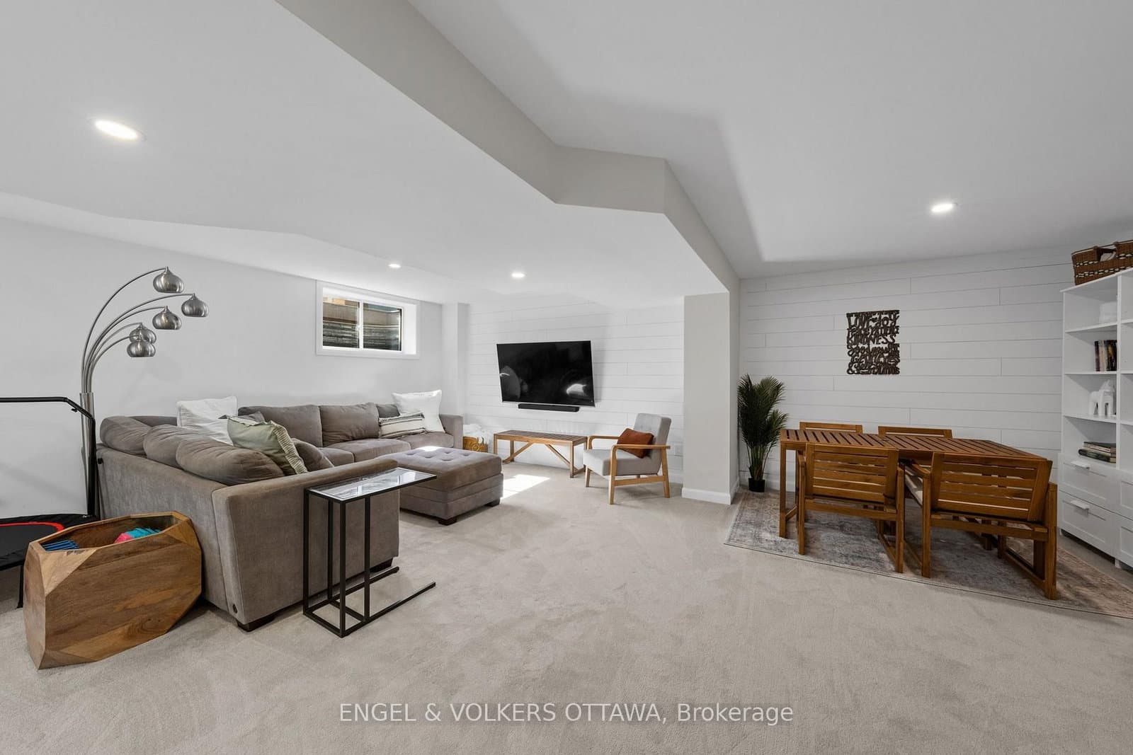 720 Coast Circle thumbnail 36